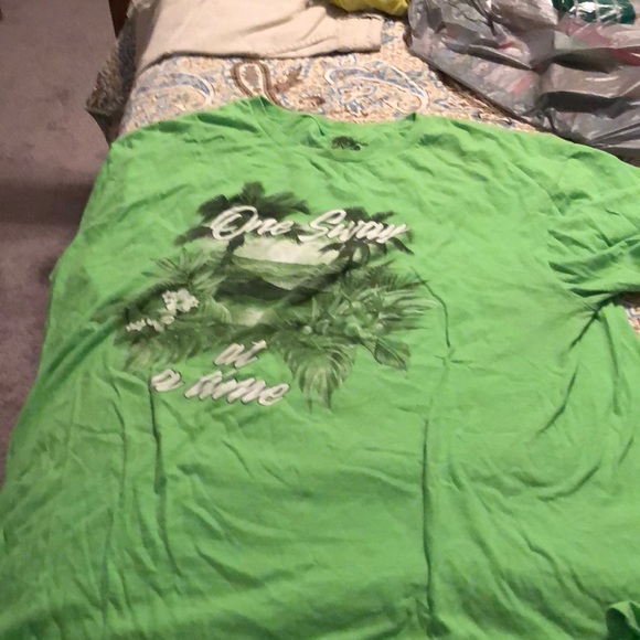 T shirt - Picture 3 of 4